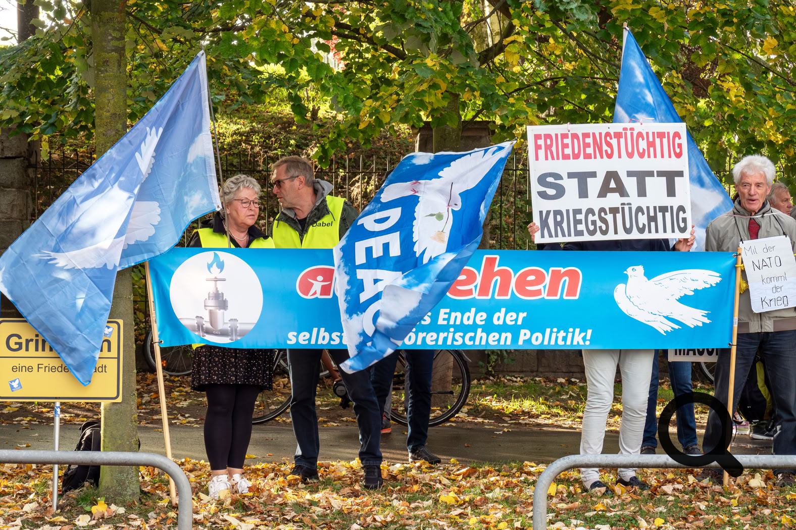 Friedensbündnis Norddeutschland protestiert gegen das Hauptquartier