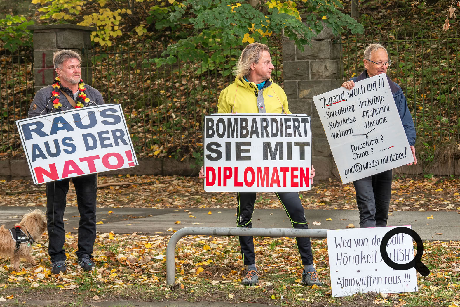Friedensbündnis Norddeutschland protestiert gegen das Hauptquartier
